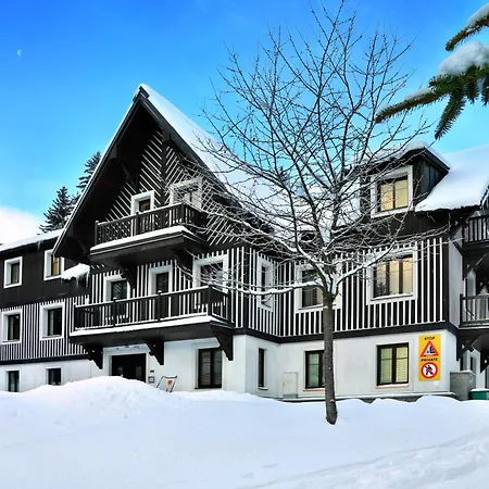 Hradecanka Apartment *